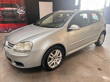 Volkswagen Golf 1600 benzina 101 cv 158000 km