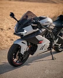 Cf moto 675 sr-r