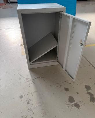 armadietto 50 x 40 h 80 metallo con chiave
