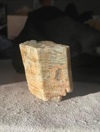 Acquamarina grezza del peso di 199