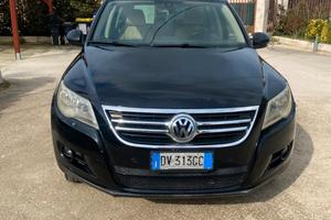 Auto Tiguan
