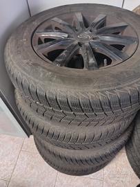 Gomme invernali e cerchi 215-70-16