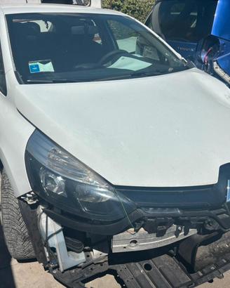 RENAULT CLIO per ricambi usati
