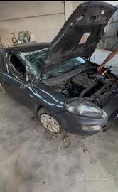 Fiat Punto 4ª serie 1.2 con 150.000km incidentata