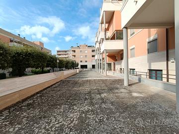 Stanza uso studio medico/ufficio