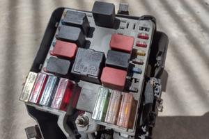 Fiat Punto Mk2 (188) - Scatola fusibili