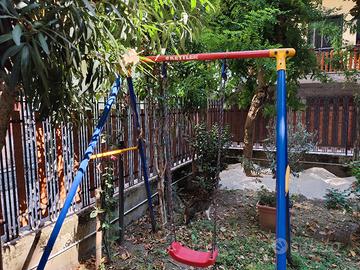 Altalena per bambini 2.20 m a piantana fissa