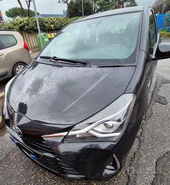 Yaris Hybrid  nera
