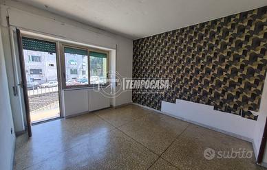 Appartamento a Napoli Via Gigante Mario 5 locali