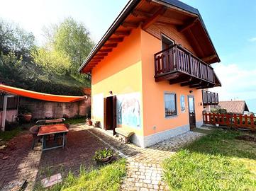 VILLA A SCHIERA D'ANGOLO A PISOGNE