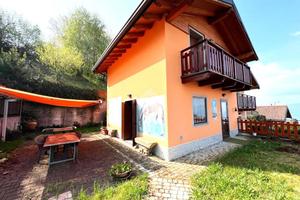 VILLA A SCHIERA D'ANGOLO A PISOGNE