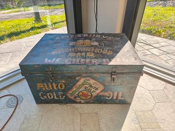 Baule in metallo vintage 