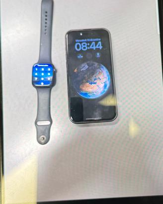 Telefono IPhone 15 pro Max più Apple Watch serie 9