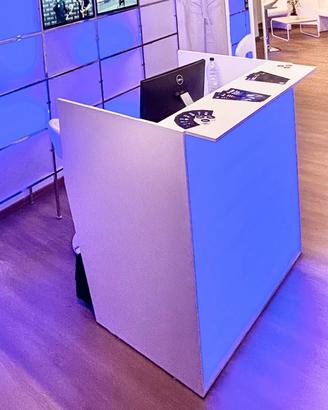 Mobile reception/accettazione/cassa con sgabello