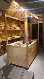 Stand in legno artigianale per esposizione
