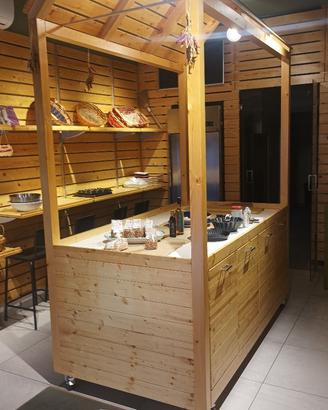 Stand in legno artigianale per esposizione
