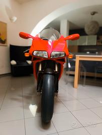 Ducati 996 prima serie 5000 km originali.