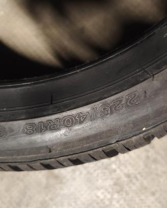 Bridgestone LM005 225/40 R18