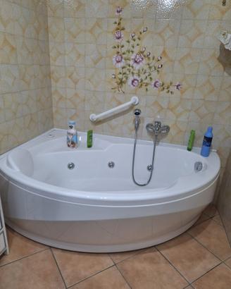 Vasca da bagno con idromassaggio