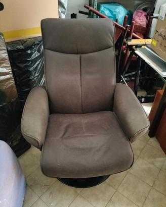 poltrona girevole e ribaltabile 