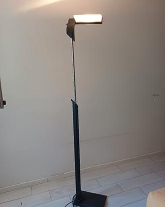 Lampada alogena da terra design italiano,.