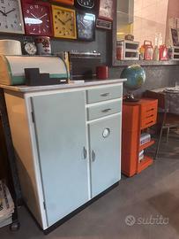 Mobiletto RIPRODUZIONE ANNI 60 realizzato da artig