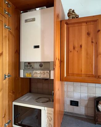 Cucina il legno completa di elettrodomestici 