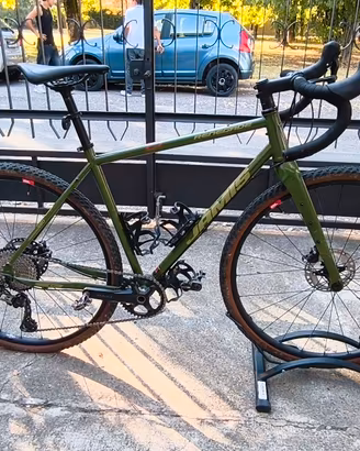 gravel acciaio carbonio jamis Renegade s3 