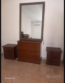 Comodini coordinati con specchio vintage