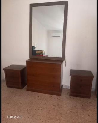 Comodini coordinati con specchio vintage