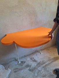 Scrittoio a forma di fiore