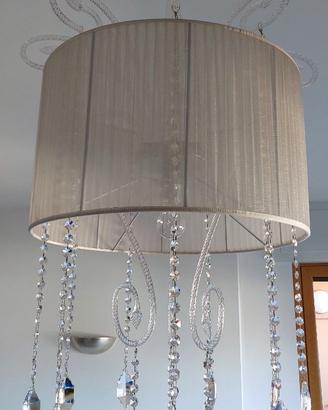 Lampadario classico in vetro dal design moderno
