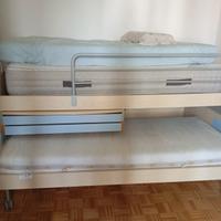 Letto a castello con scrivania e cassetti 