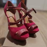 Sandalo fucsia con tacco numero 37