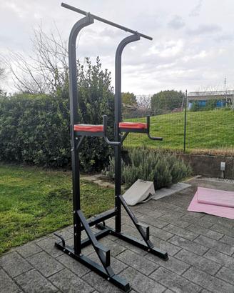 Struttura per trazioni e dips (sbarra + parallele)