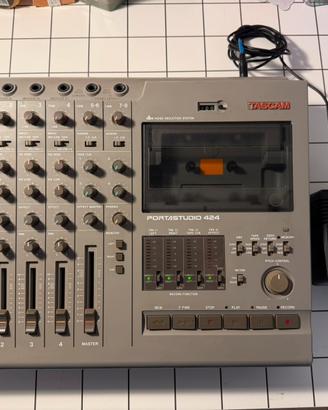 TASCAM Portastudio 424 MkI - Registratore 4 Tracce