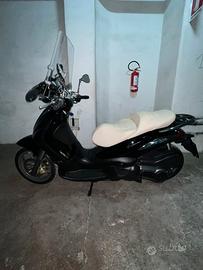 Beverly 500 cruiser