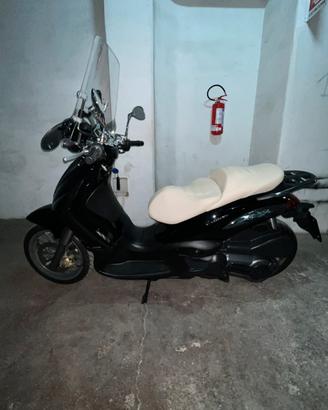 Beverly 500 cruiser