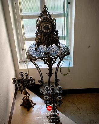 set orologio  funzionante , due candelabri,. 