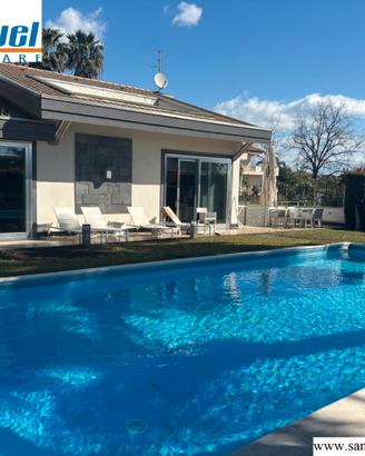Mascali, lussuosa villa con piscina (CT)