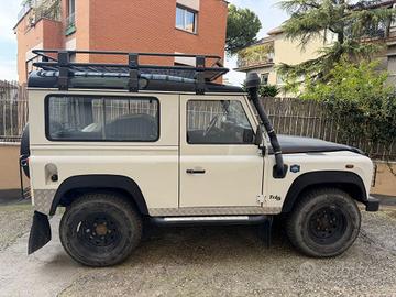 LAND ROVER Defender 90 2.5 Td5 Station Wagon 6 p