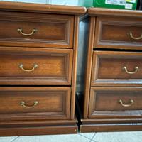 Comodini con tre cassetri