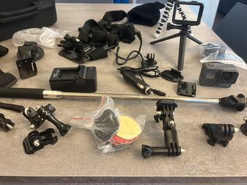 Go pro hero 5 black 4K+accessori e valigetta