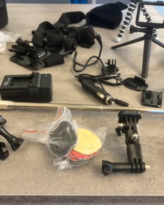 Go pro hero 5 black 4K+accessori e valigetta