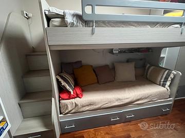 letto con soppalco salvaspazio con divano e scala