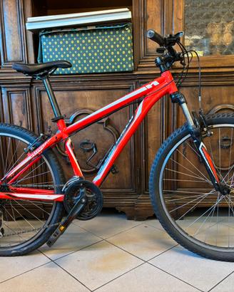 Bicicletta Specialized hardrock tg. S 26”