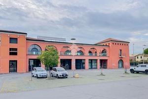 NEGOZIO A VEROLANUOVA