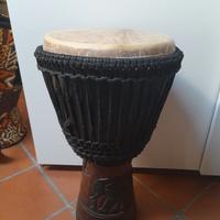 Djembe africano artigianale con custodia