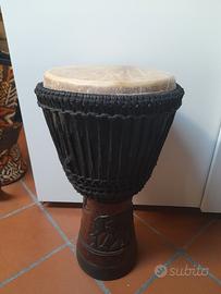 Djembe africano artigianale con custodia