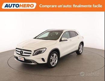 MERCEDES-BENZ GLA 200 ZC11874